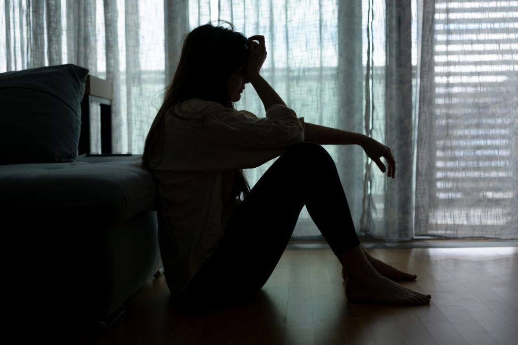 Neste artigo, vamos discutir como identificar os sintomas e lidar com a depressão.